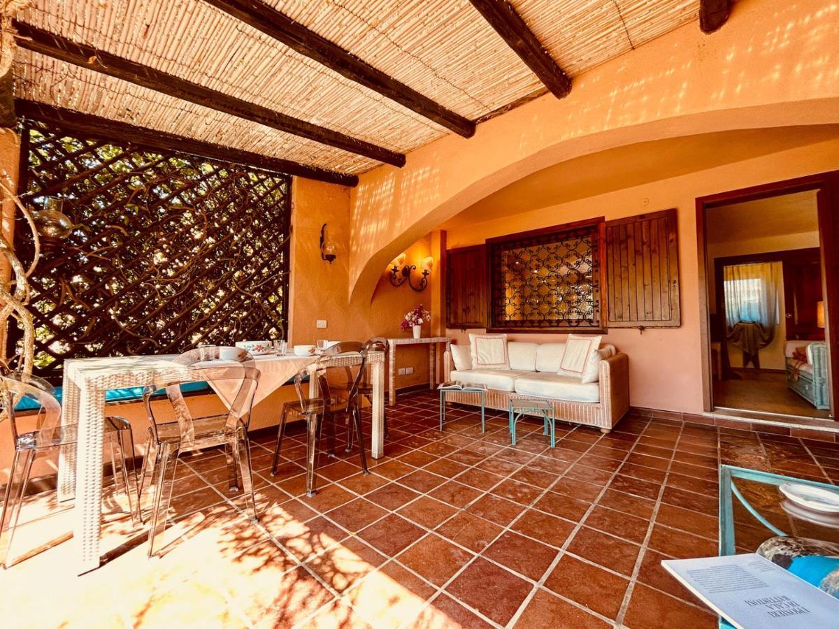 Villetta A Schiera Caprifogli Baja Sardinia Kültér fotó