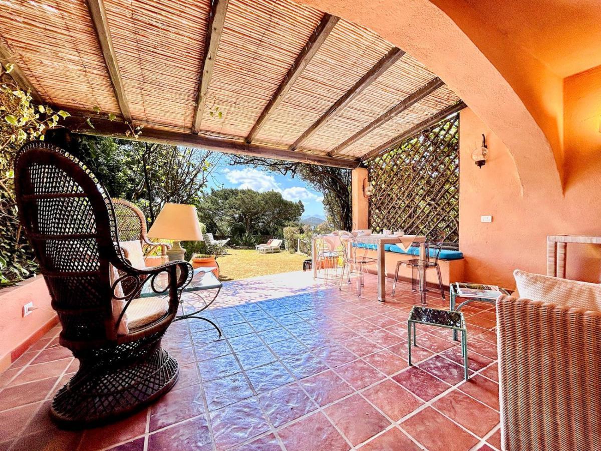 Villetta A Schiera Caprifogli Baja Sardinia Kültér fotó