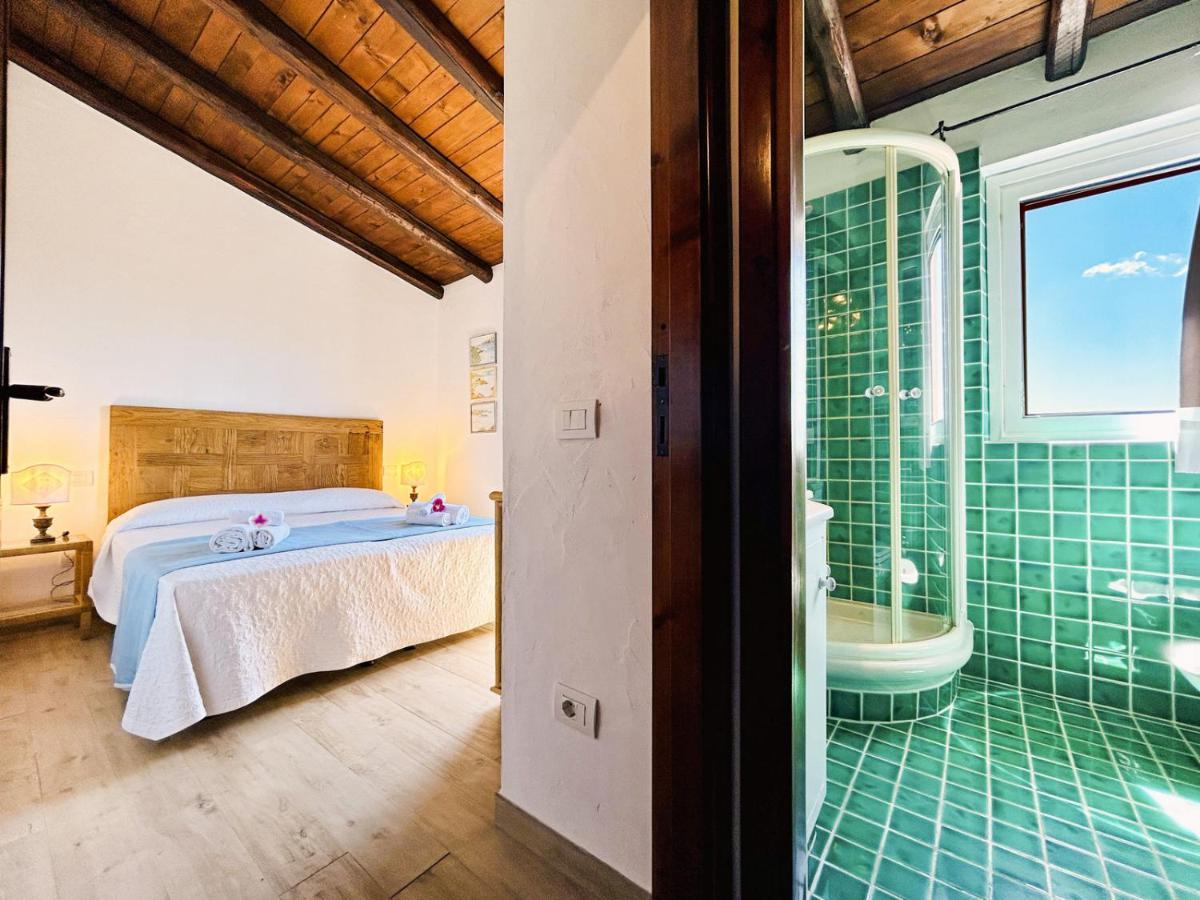 Villetta A Schiera Caprifogli Baja Sardinia Kültér fotó
